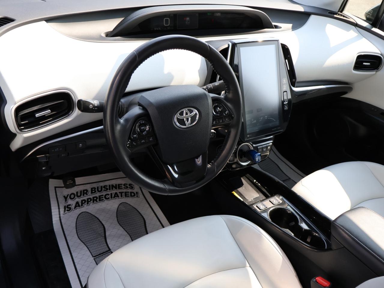 2021 Toyota Prius Prime PLUG-IN UPGRADE CERTIFIED *ACCIDENT FREE* CAMERA NAV BLUETOOTH LEATHER HEATED SEATS CRUISE ALLOYS - Photo #9