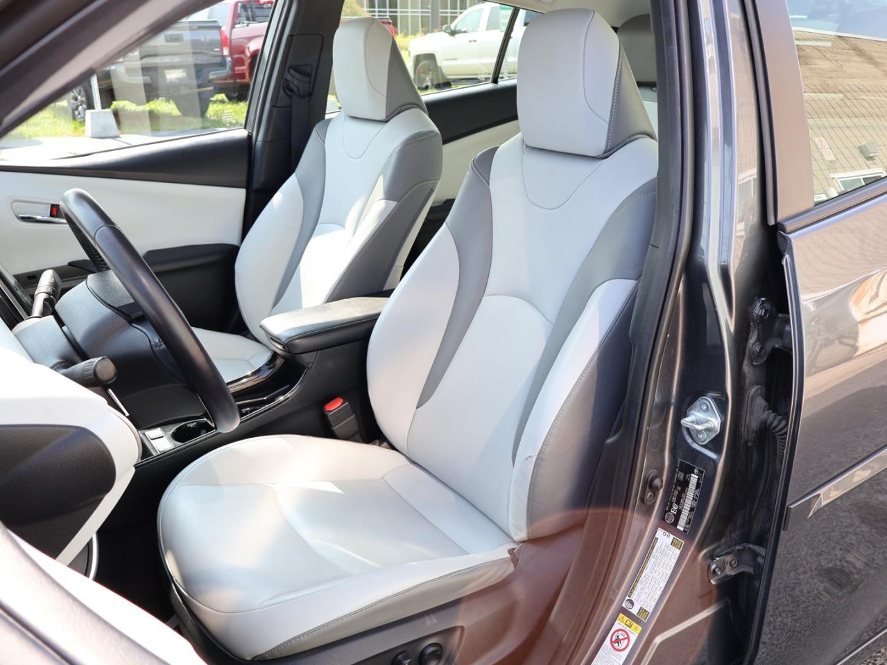 2021 Toyota Prius Prime PLUG-IN UPGRADE CERTIFIED *ACCIDENT FREE* CAMERA NAV BLUETOOTH LEATHER HEATED SEATS CRUISE ALLOYS - Photo #13