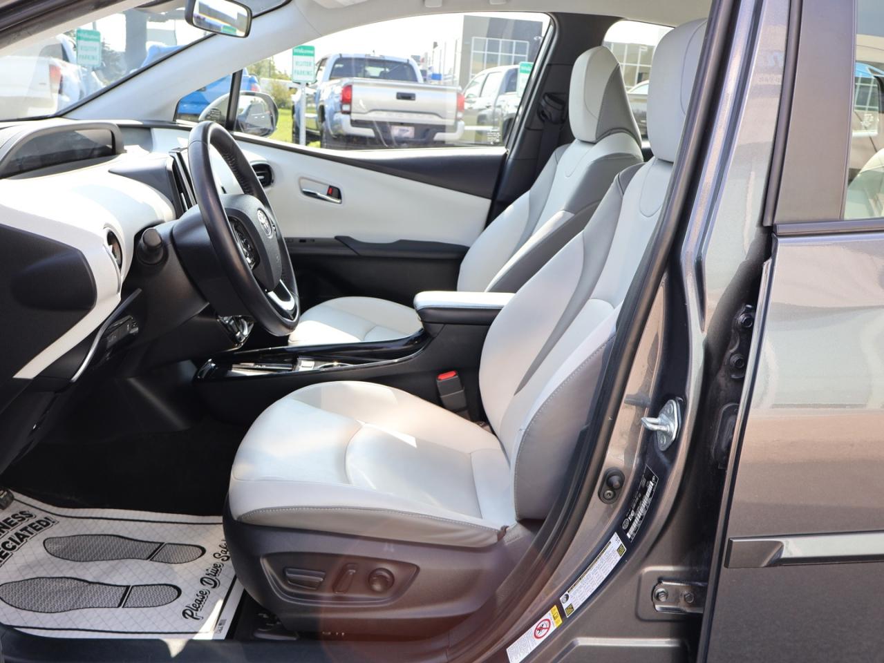 2021 Toyota Prius Prime PLUG-IN UPGRADE CERTIFIED *ACCIDENT FREE* CAMERA NAV BLUETOOTH LEATHER HEATED SEATS CRUISE ALLOYS - Photo #14