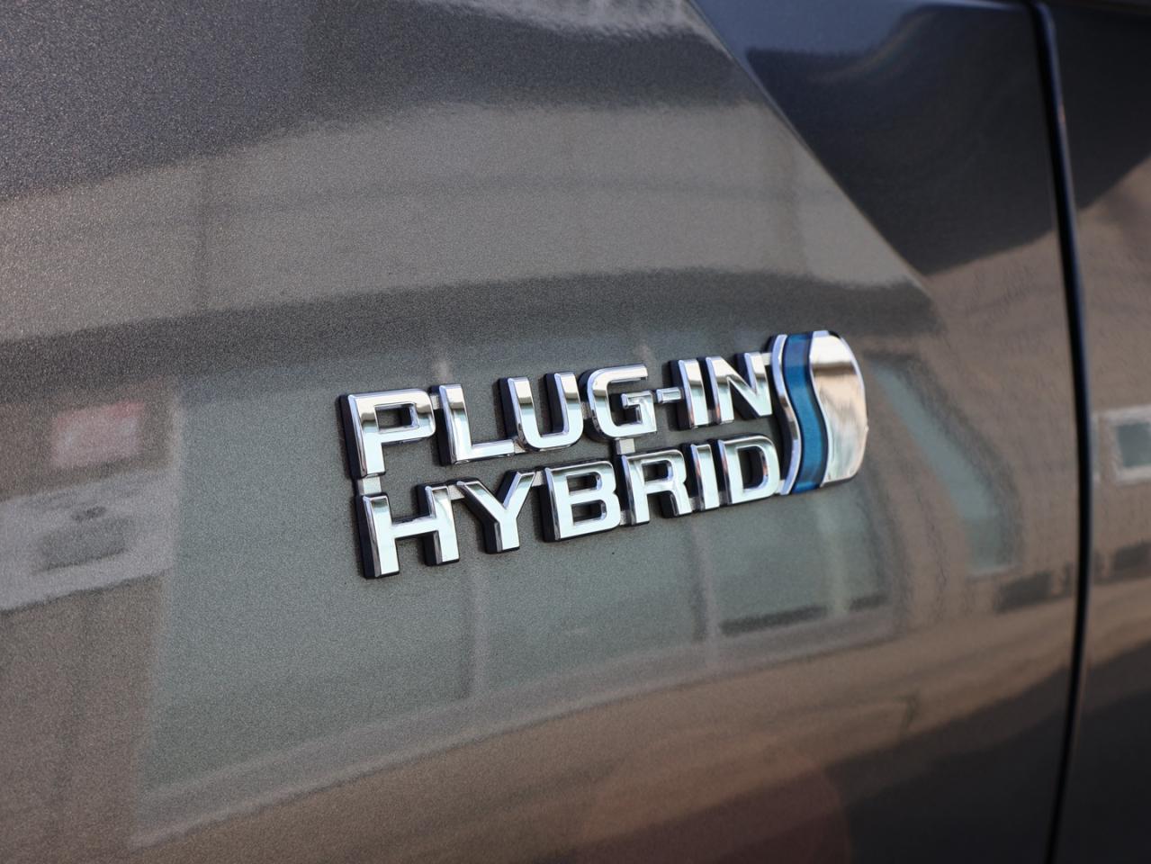 2021 Toyota Prius Prime PLUG-IN UPGRADE CERTIFIED *ACCIDENT FREE* CAMERA NAV BLUETOOTH LEATHER HEATED SEATS CRUISE ALLOYS - Photo #32