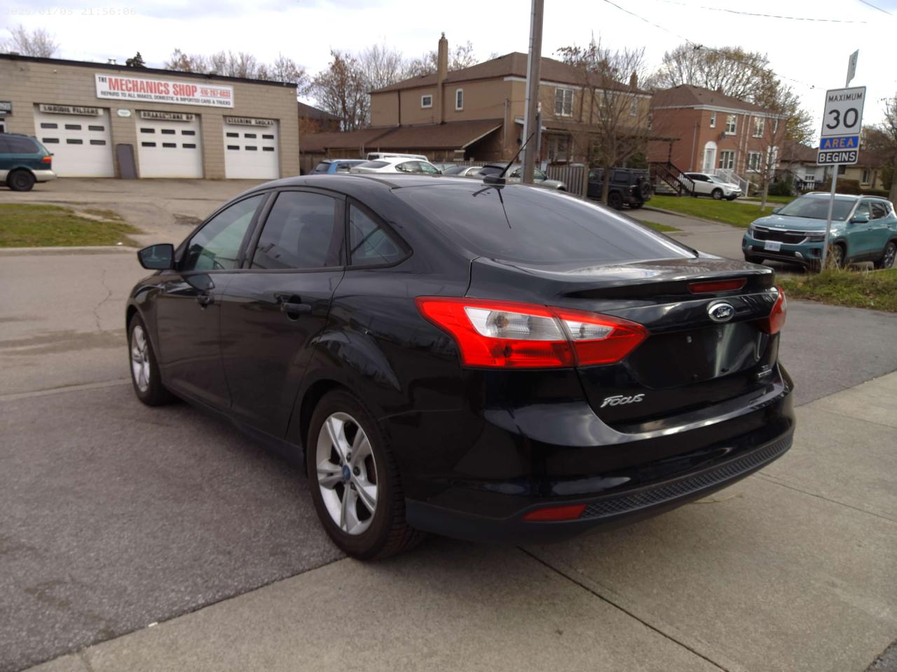 2014 Ford Focus 4DR SDN SE Photo3