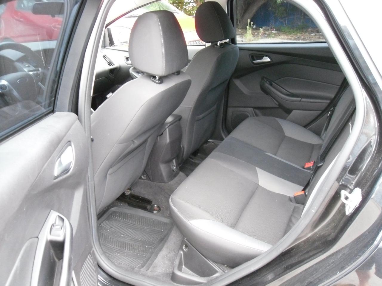 2014 Ford Focus 4DR SDN SE Photo