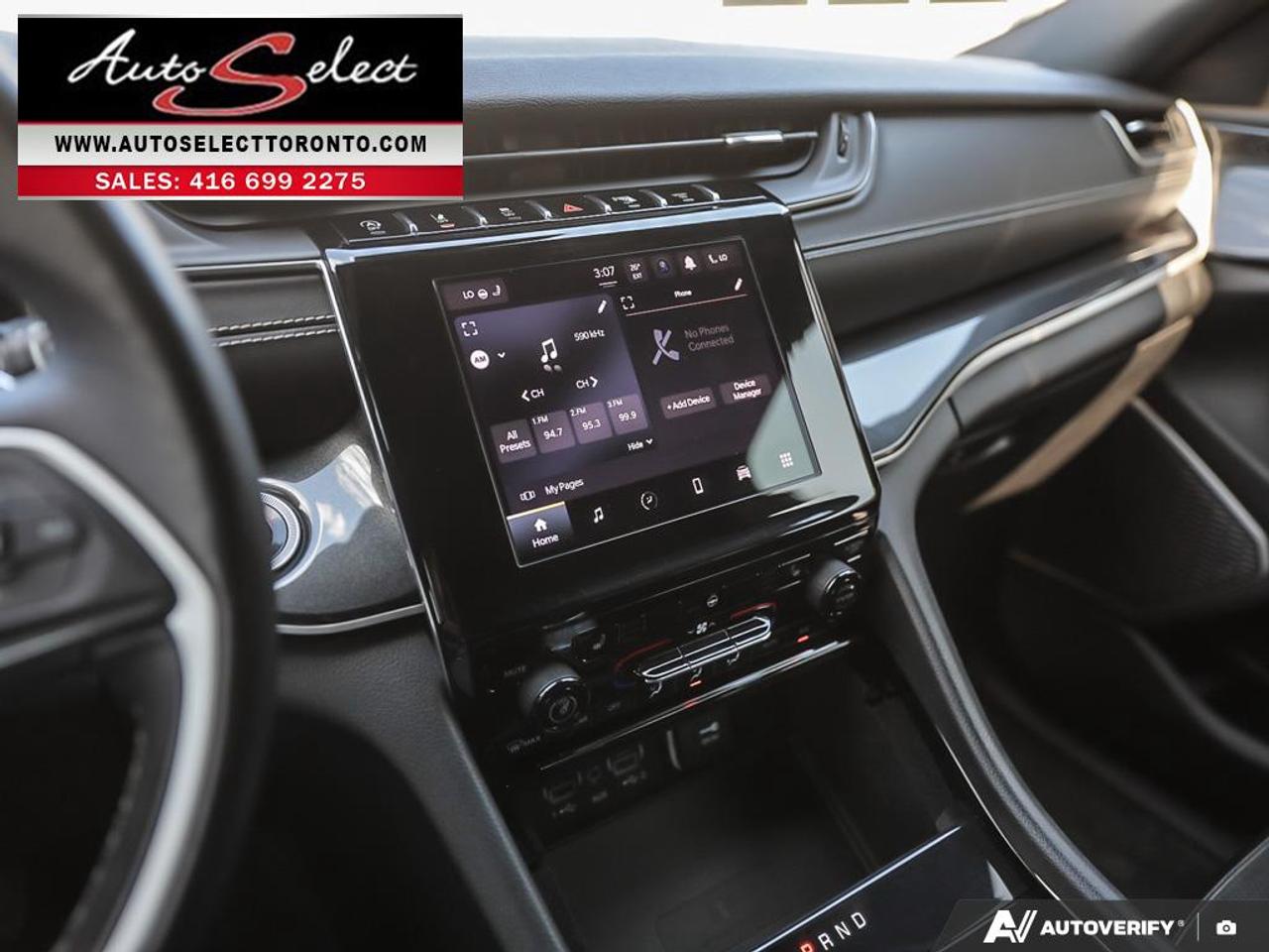 2021 Jeep Grand Cherokee L Laredo Altitude - AWD - Apple Carplay - Clean Carfax Photo