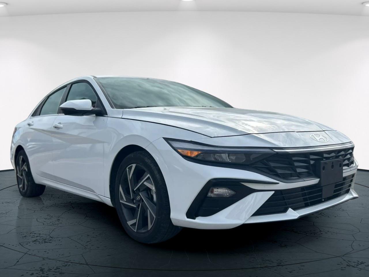 2025 Hyundai Elantra Luxury Photo0