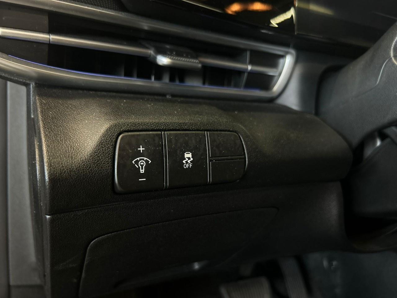 2025 Hyundai Elantra SEL Photo