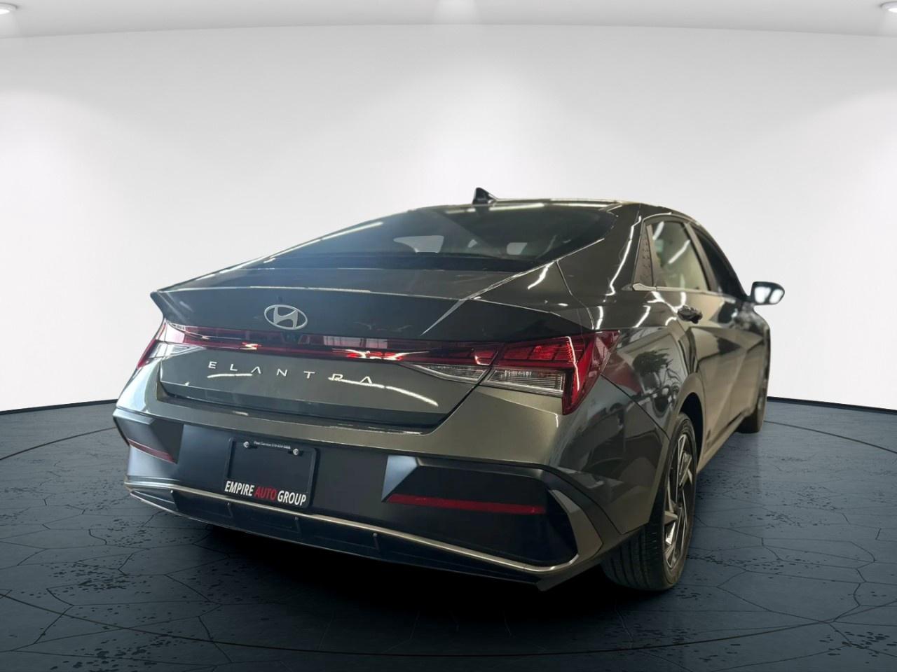 2025 Hyundai Elantra SEL Photo