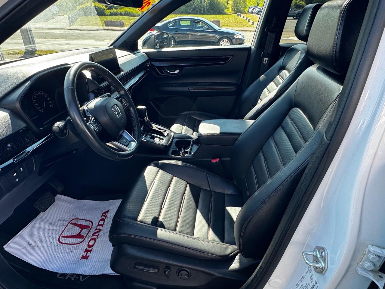 2023 Honda CR-V Hybrid Touring Photo