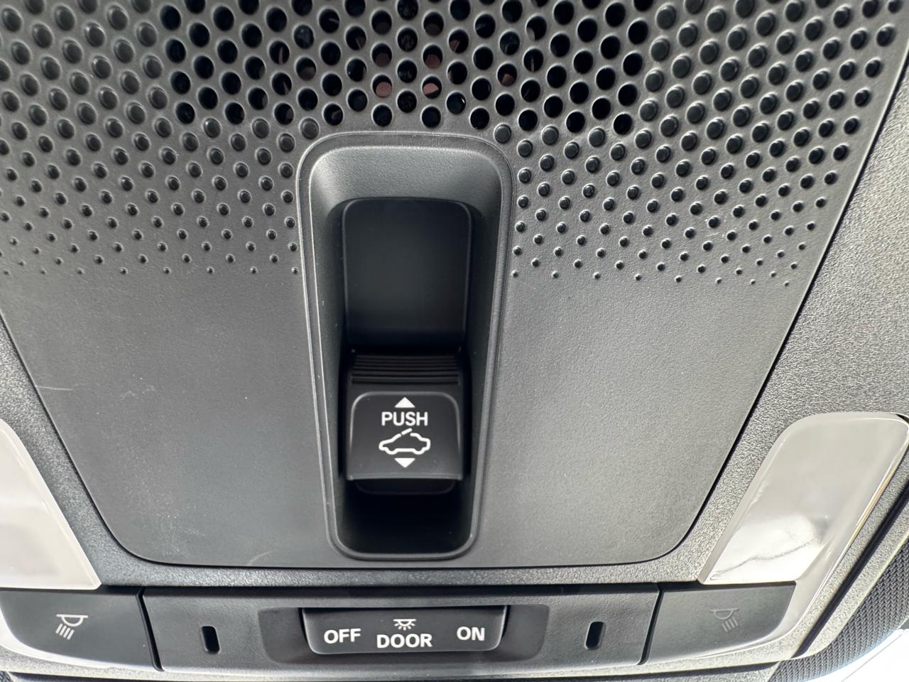 2023 Honda CR-V Hybrid Touring Photo
