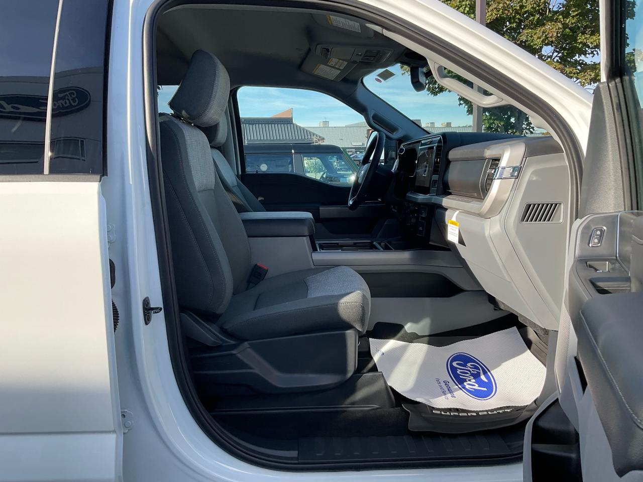 2026 Ford F-250 Super Duty SRW XLT Photo5