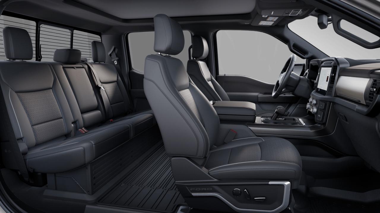 2025 Ford F-150 Lariat 4WD SuperCrew 5.5' Box Photo5