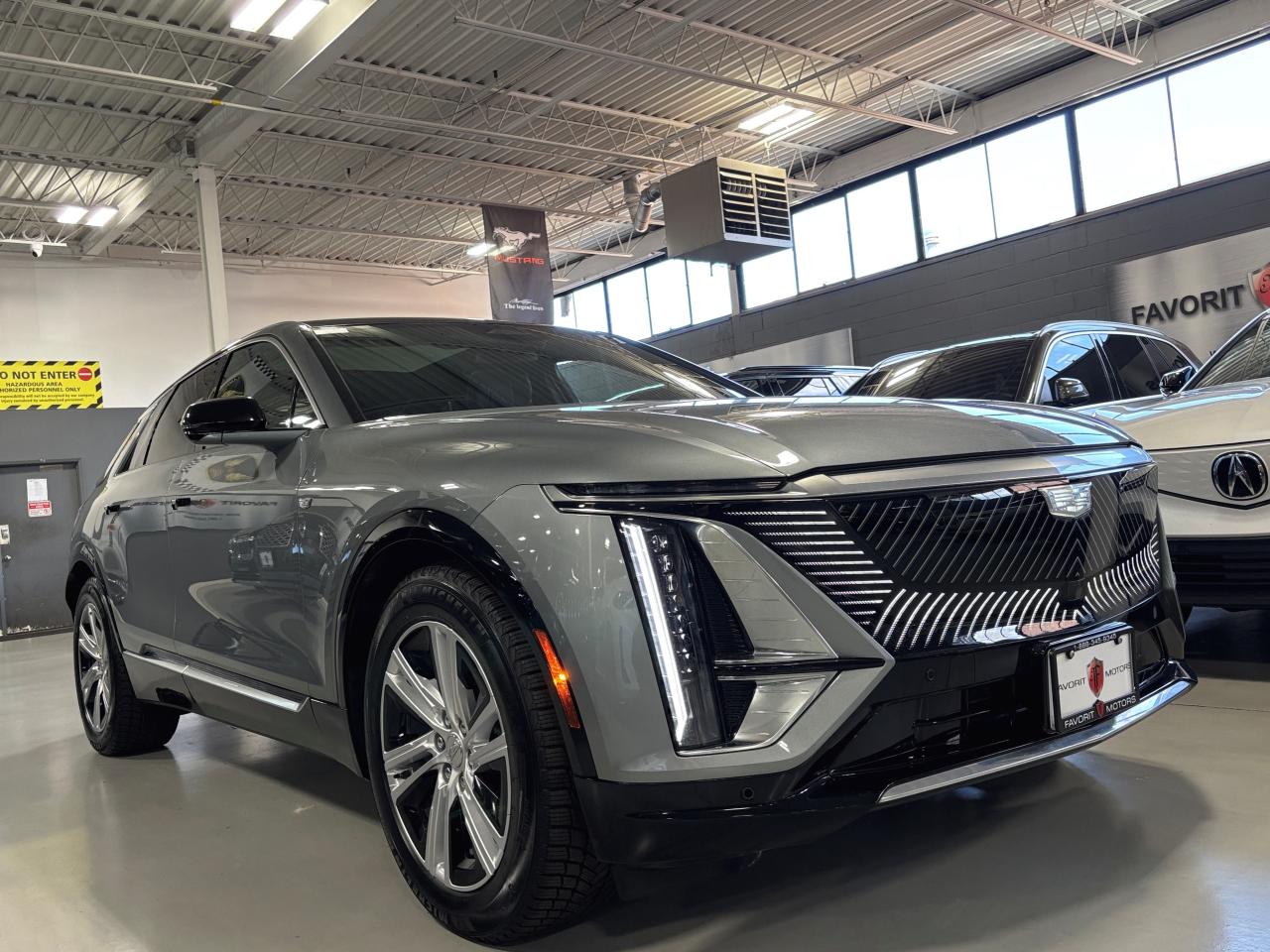 2024 Cadillac LYRIQ Tech|1SA|AWD|CLUSTERNAV|FULLGLASSROOF|FLOORLINERS| - Photo #2