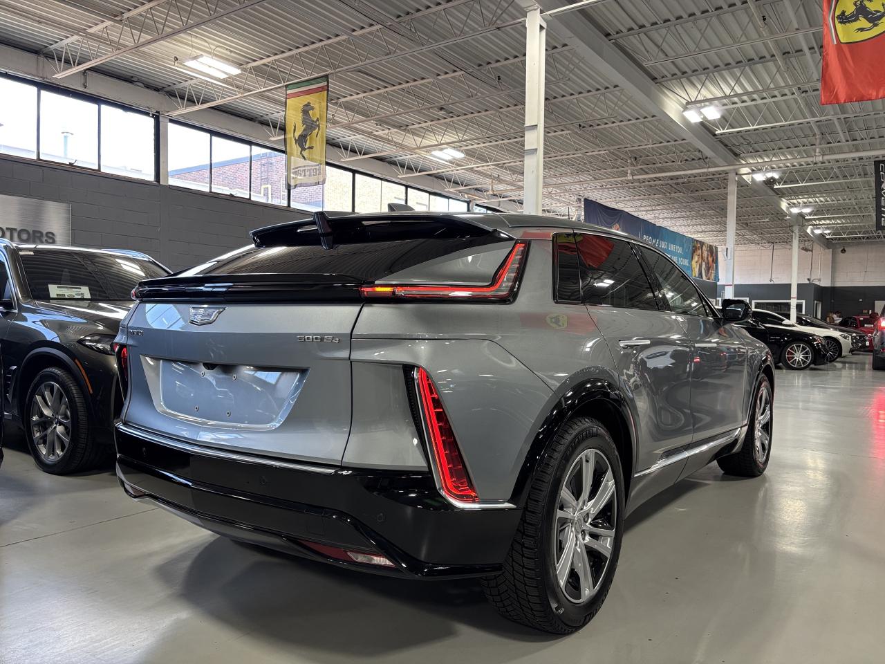 2024 Cadillac LYRIQ Tech|1SA|AWD|CLUSTERNAV|FULLGLASSROOF|FLOORLINERS| - Photo #7