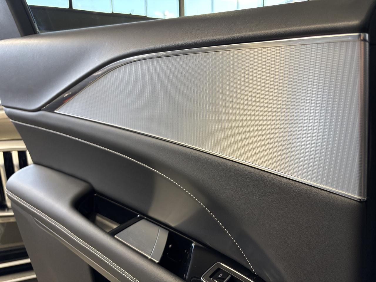 2024 Cadillac LYRIQ Tech|1SA|AWD|CLUSTERNAV|FULLGLASSROOF|FLOORLINERS| - Photo #14