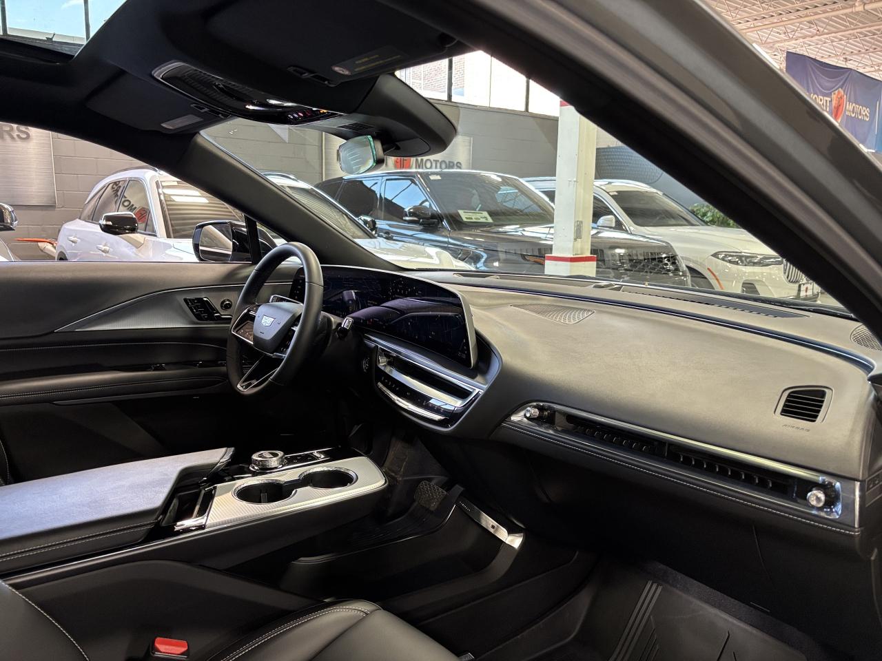 2024 Cadillac LYRIQ Tech|1SA|AWD|CLUSTERNAV|FULLGLASSROOF|FLOORLINERS| - Photo #18