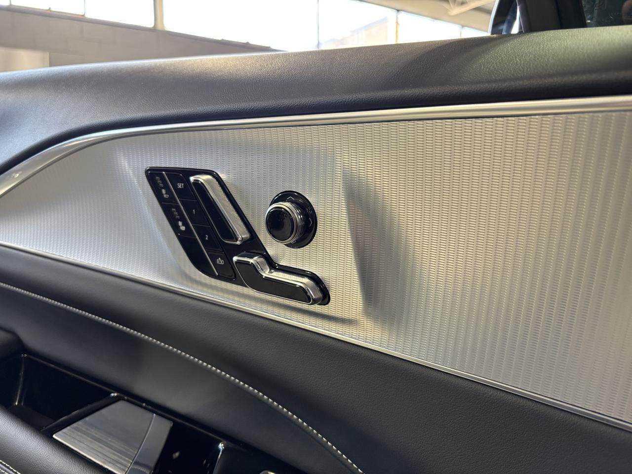 2024 Cadillac LYRIQ Tech|1SA|AWD|CLUSTERNAV|FULLGLASSROOF|FLOORLINERS| - Photo #22