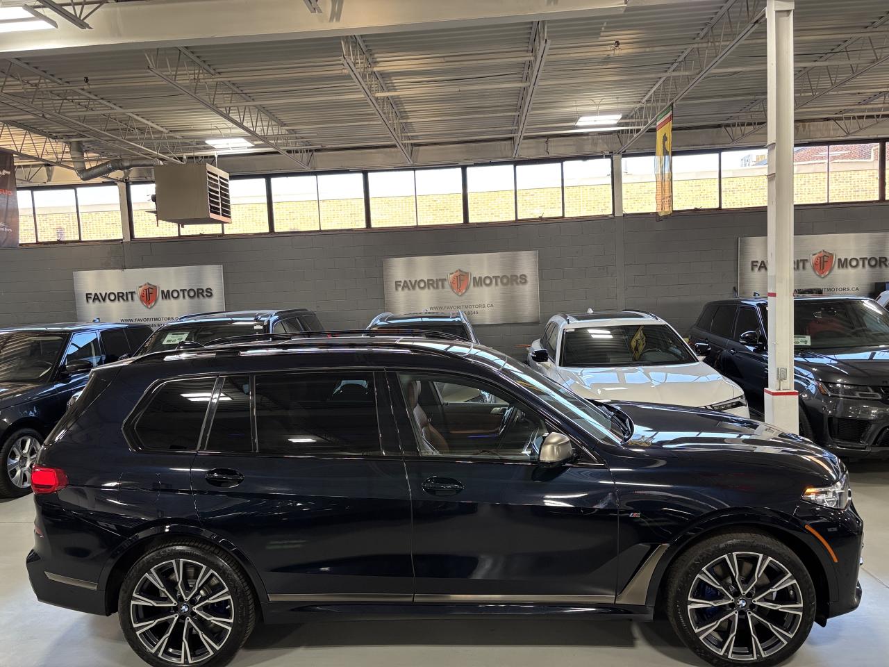 2022 BMW X7 M50i | INDIVIDUAL | NAV | GLASSCONTROLS |SKYLOUNGE - Photo #5
