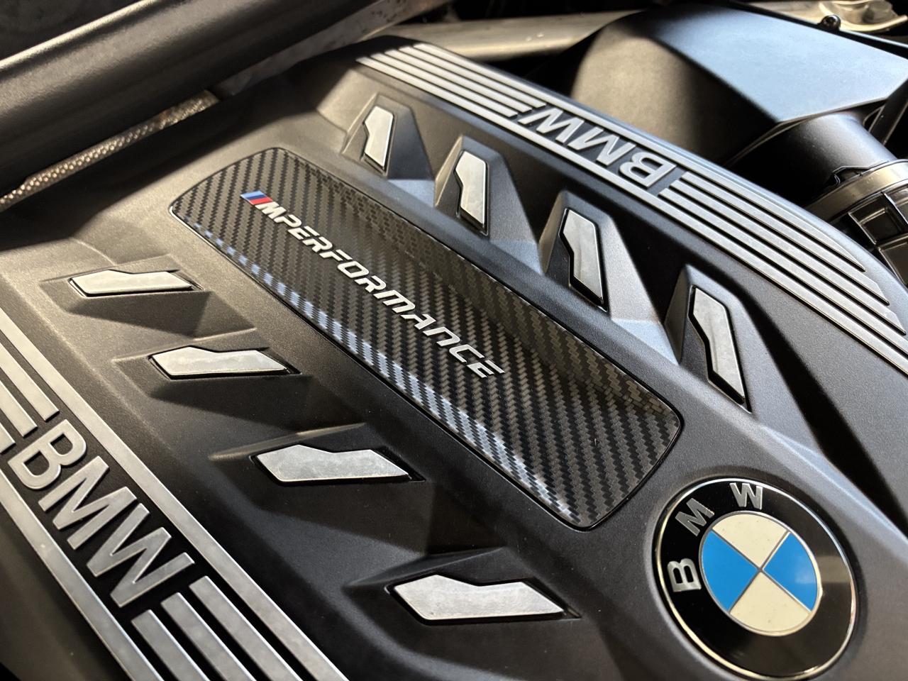 2022 BMW X7 M50i | INDIVIDUAL | NAV | GLASSCONTROLS |SKYLOUNGE - Photo #4