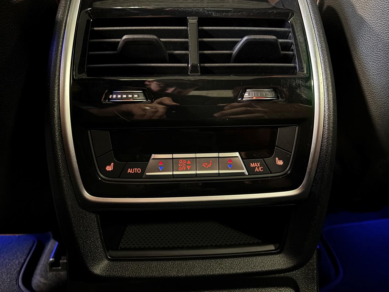 2022 BMW X7 M50i | INDIVIDUAL | NAV | GLASSCONTROLS |SKYLOUNGE - Photo #19