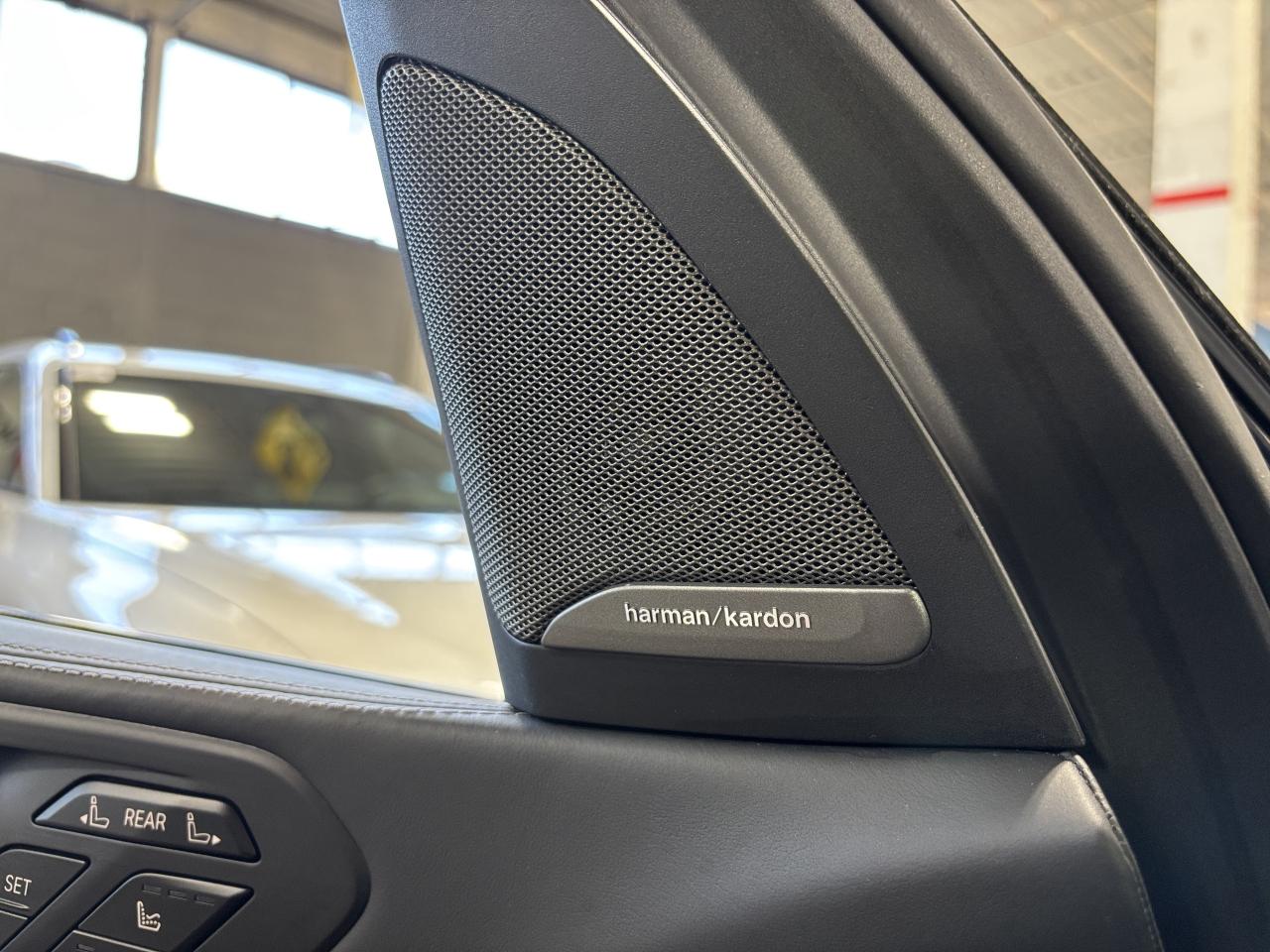 2022 BMW X7 M50i | INDIVIDUAL | NAV | GLASSCONTROLS |SKYLOUNGE - Photo #24