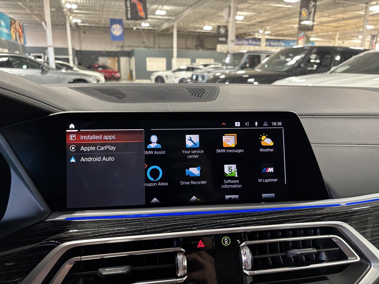 2022 BMW X7 M50i | INDIVIDUAL | NAV | GLASSCONTROLS |SKYLOUNGE - Photo #31