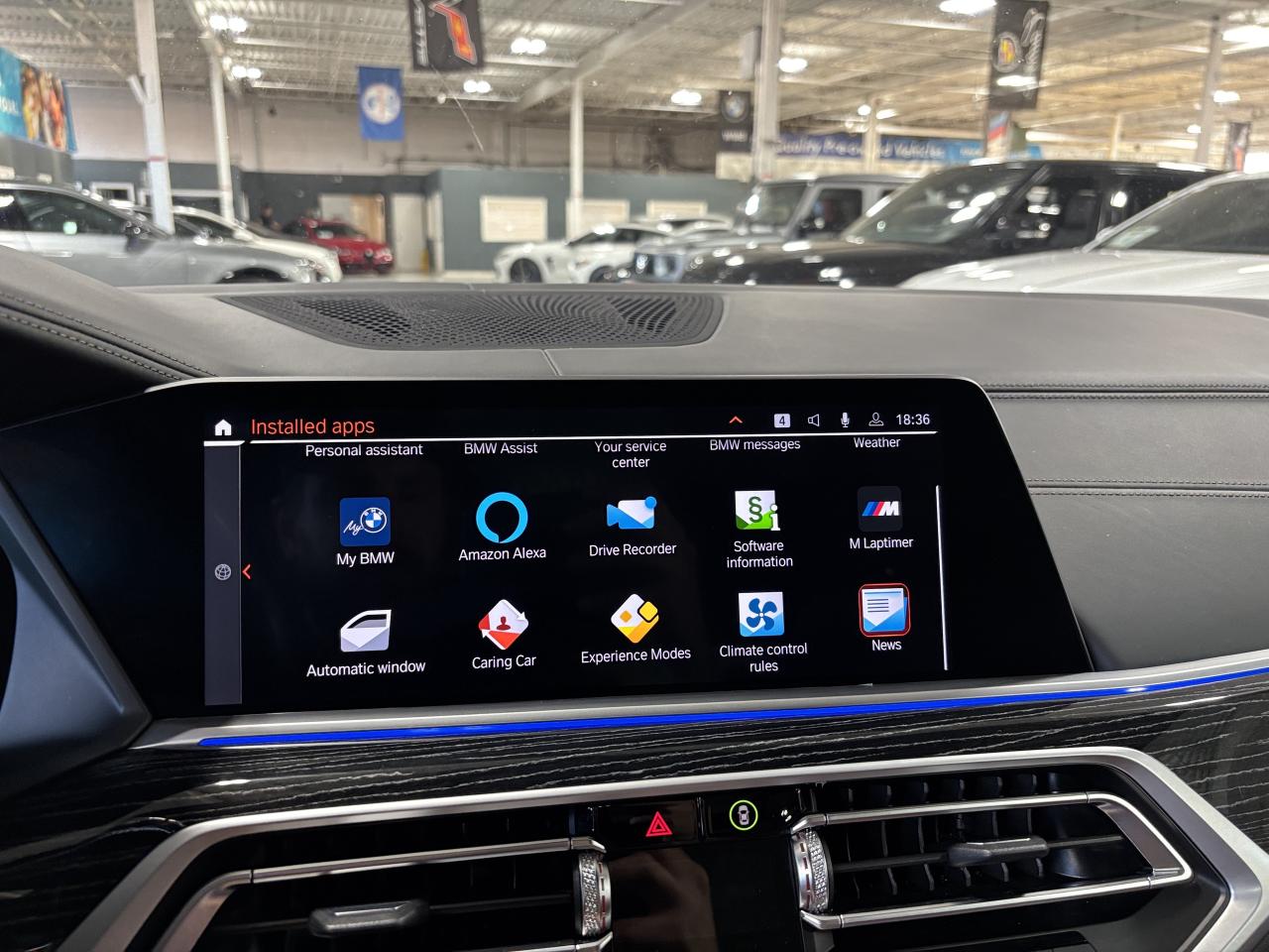 2022 BMW X7 M50i | INDIVIDUAL | NAV | GLASSCONTROLS |SKYLOUNGE - Photo #33