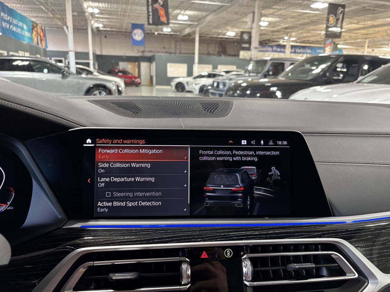 2022 BMW X7 M50i | INDIVIDUAL | NAV | GLASSCONTROLS |SKYLOUNGE - Photo #40