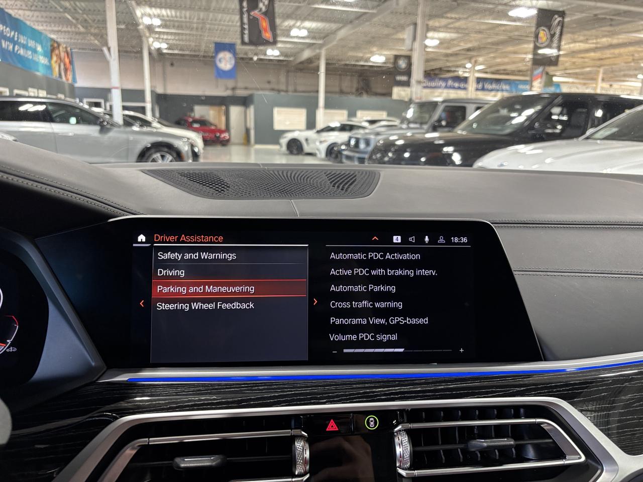 2022 BMW X7 M50i | INDIVIDUAL | NAV | GLASSCONTROLS |SKYLOUNGE - Photo #41