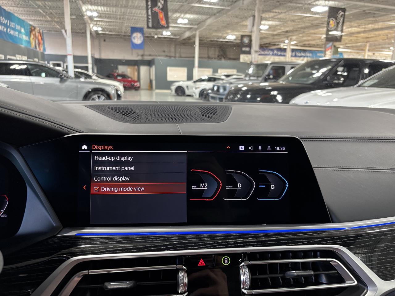 2022 BMW X7 M50i | INDIVIDUAL | NAV | GLASSCONTROLS |SKYLOUNGE - Photo #42
