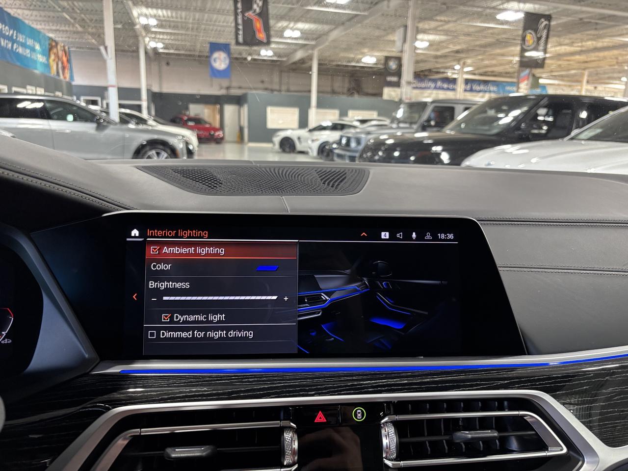 2022 BMW X7 M50i | INDIVIDUAL | NAV | GLASSCONTROLS |SKYLOUNGE - Photo #43
