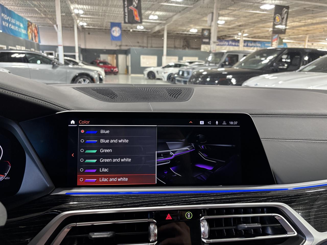 2022 BMW X7 M50i | INDIVIDUAL | NAV | GLASSCONTROLS |SKYLOUNGE - Photo #45