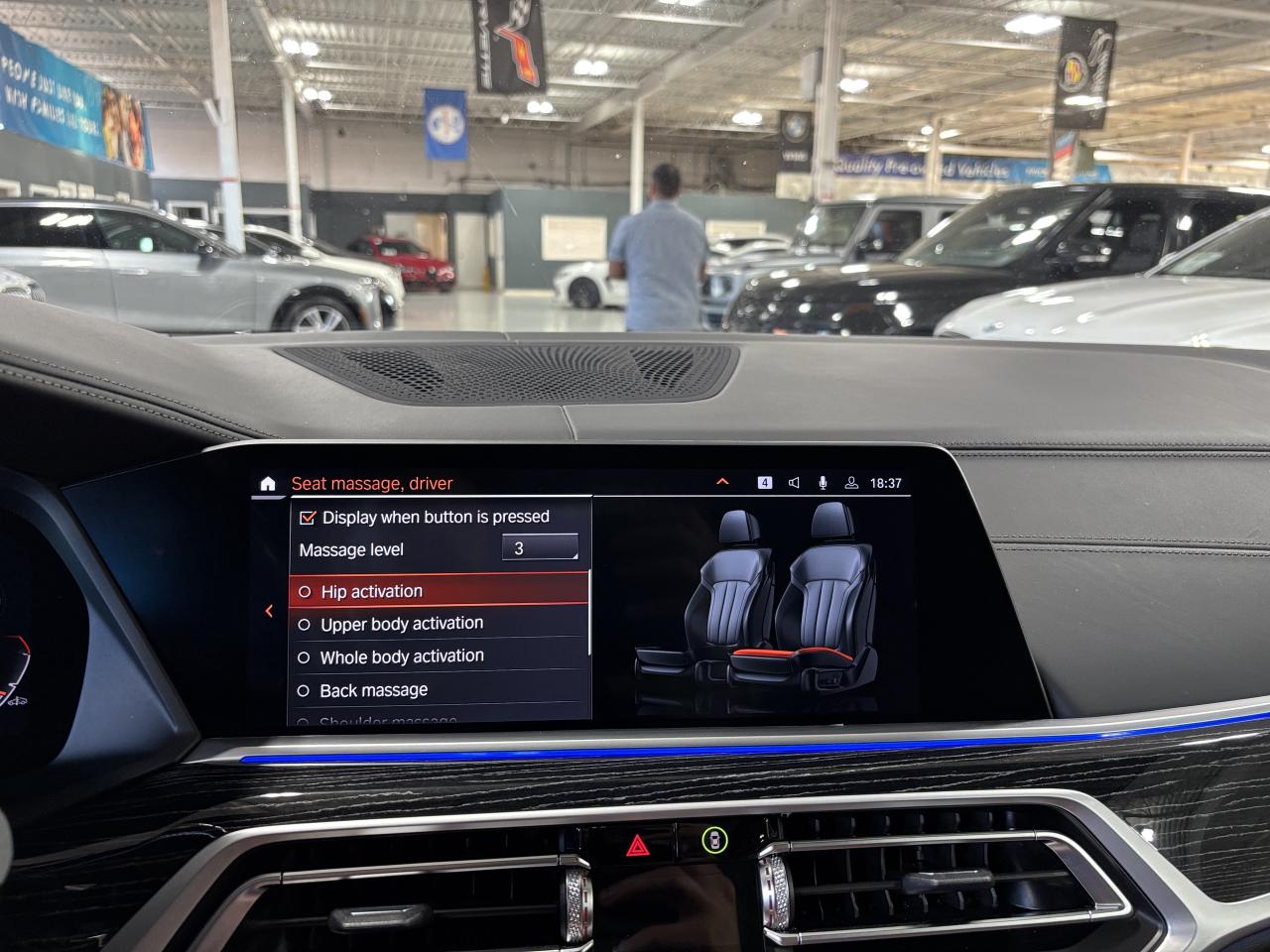 2022 BMW X7 M50i | INDIVIDUAL | NAV | GLASSCONTROLS |SKYLOUNGE - Photo #46