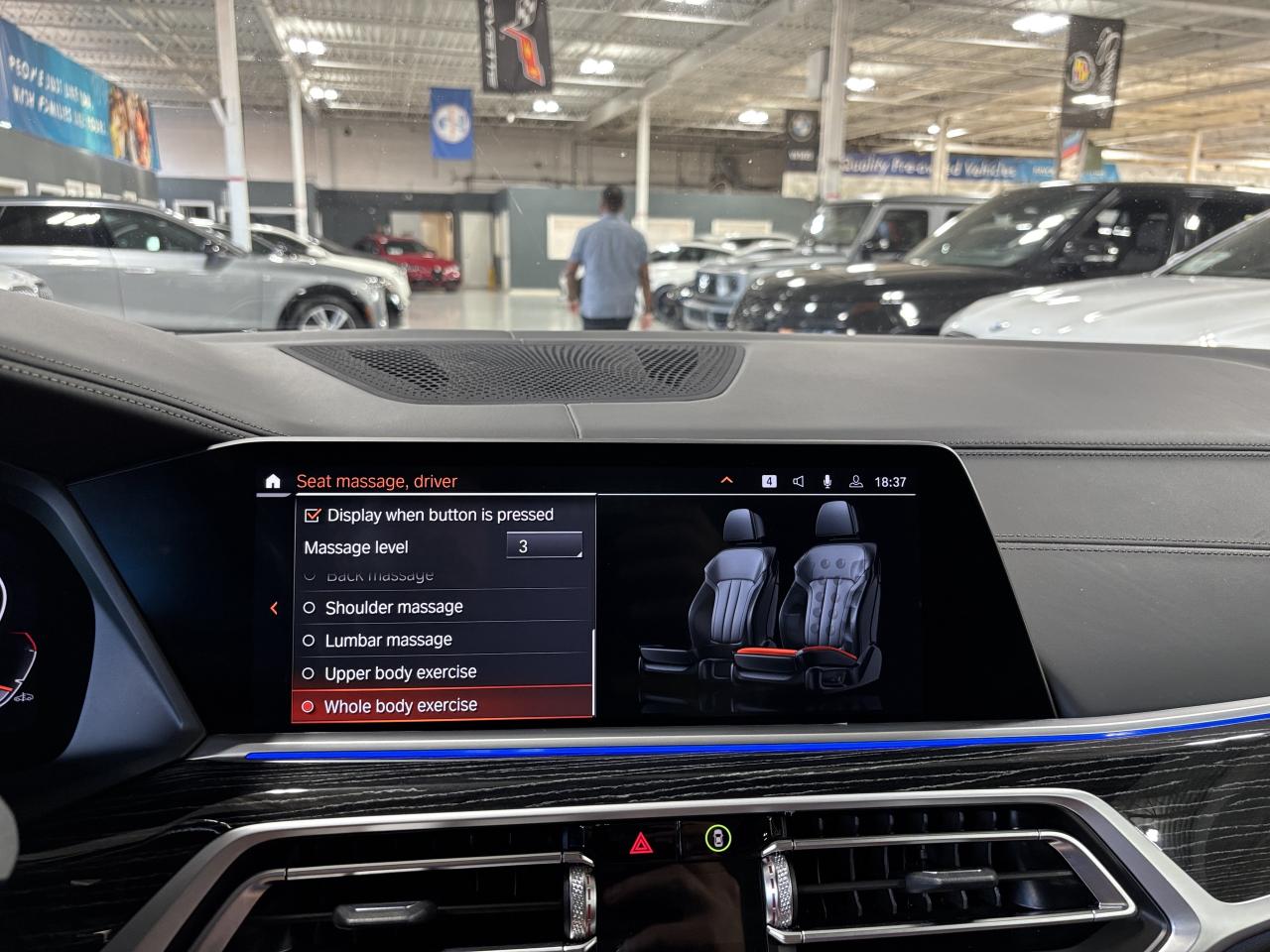 2022 BMW X7 M50i | INDIVIDUAL | NAV | GLASSCONTROLS |SKYLOUNGE - Photo #47