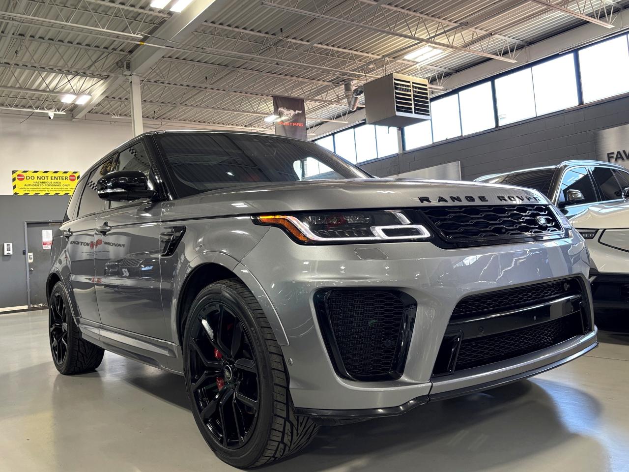 2020 Land Rover Range Rover Sport SVR|V8SUPERCHARGED|REDLEATHER|DYNAMICMODE|NAV|+++ - Photo #2