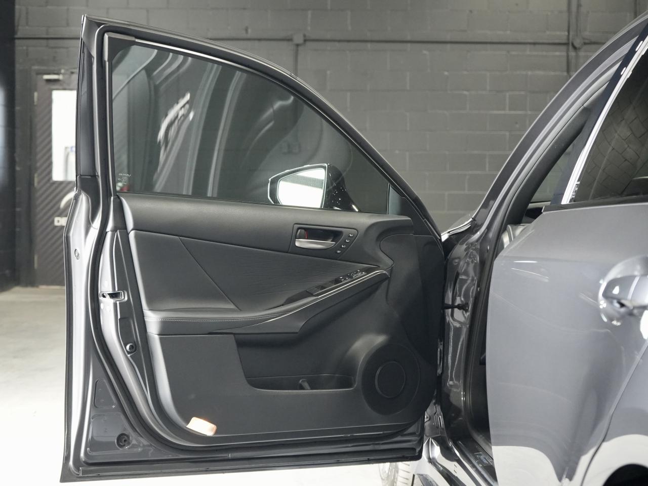 2025 Lexus IS IS 500 F SPORT/ANTI THEFT/MARK LEVINSON/1OWNER/NAV Photo