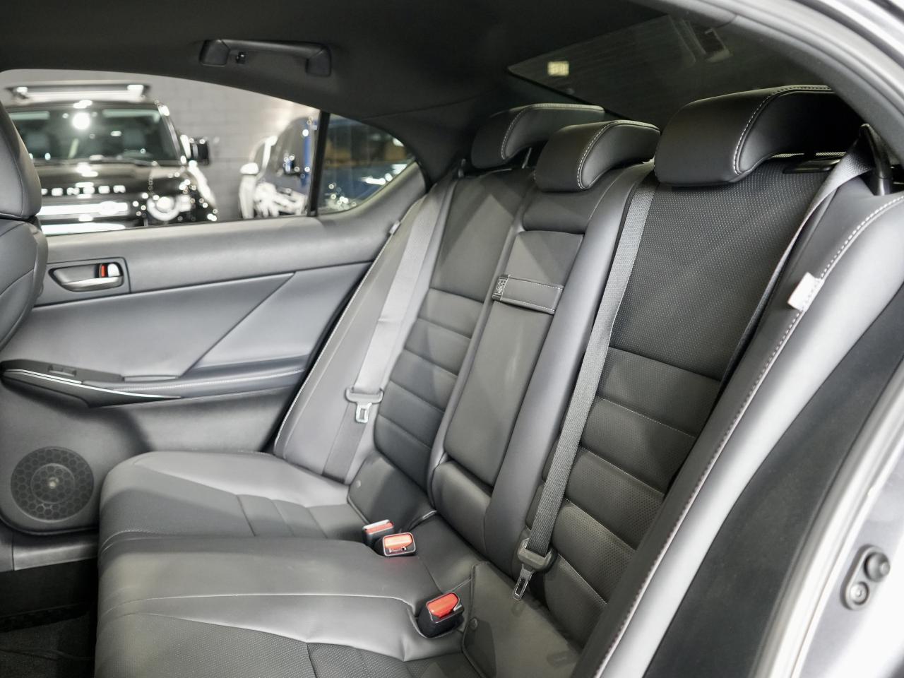 2025 Lexus IS IS 500 F SPORT/ANTI THEFT/MARK LEVINSON/1OWNER/NAV Photo