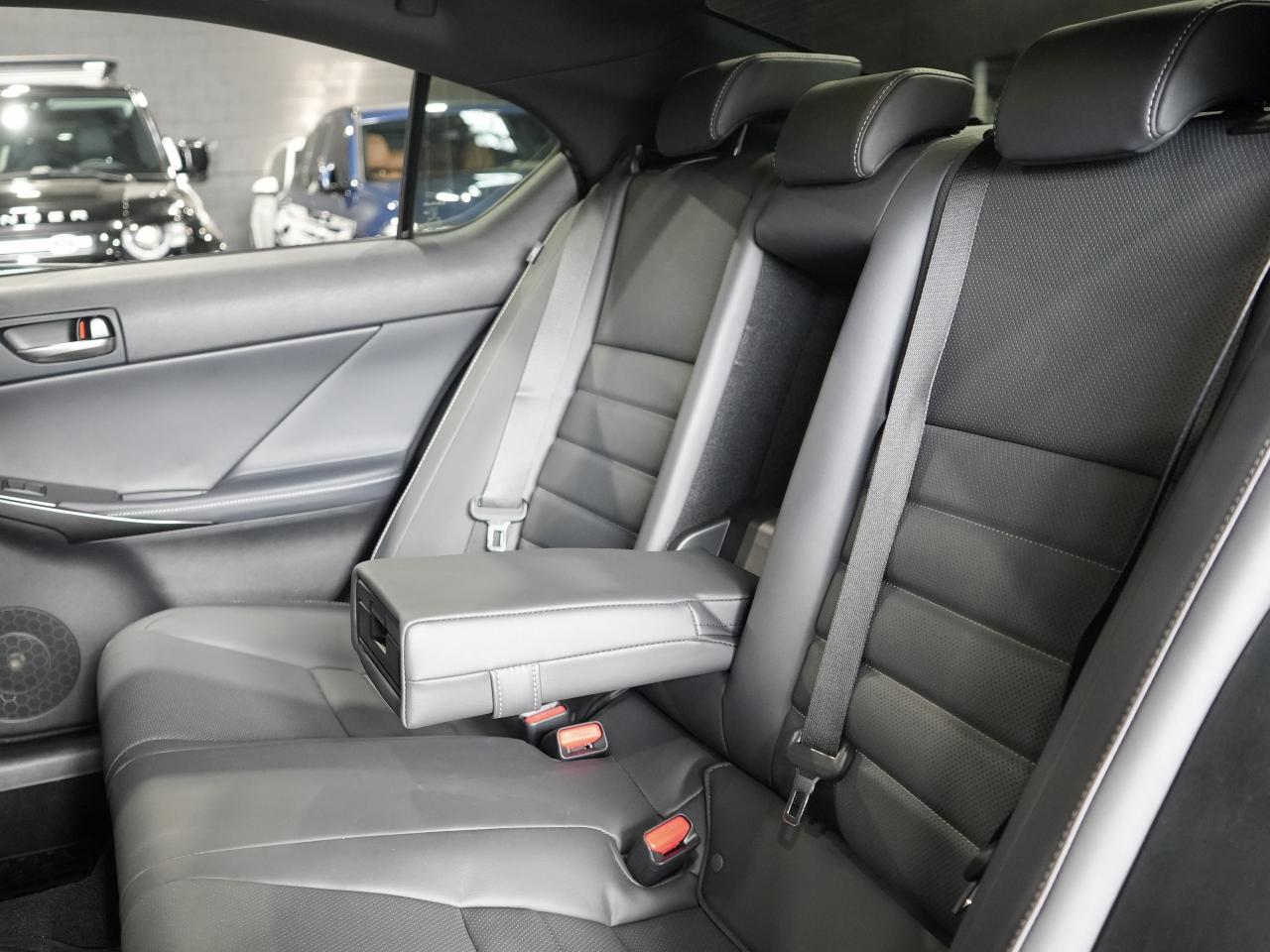 2025 Lexus IS IS 500 F SPORT/ANTI THEFT/MARK LEVINSON/1OWNER/NAV Photo