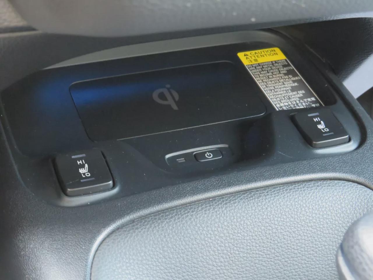 2021 Toyota Corolla Hybrid (**VERY LOW KM!!**CLEAN TITLE/NO ACCIDENTS!!**SAFETY/CERTIFIED!!**HYBRID!!**LEATHER**WIRELESS PHONE CHARGING**PUSH BUTTON START**POWER SEATS**REVERSE CAMERA**DIGITAL TOUCHSCREEN**DRIVE MODES**HEATED SEATS**DIGITAL CLIMATE CONTROL**HEATED STEERING W Photo