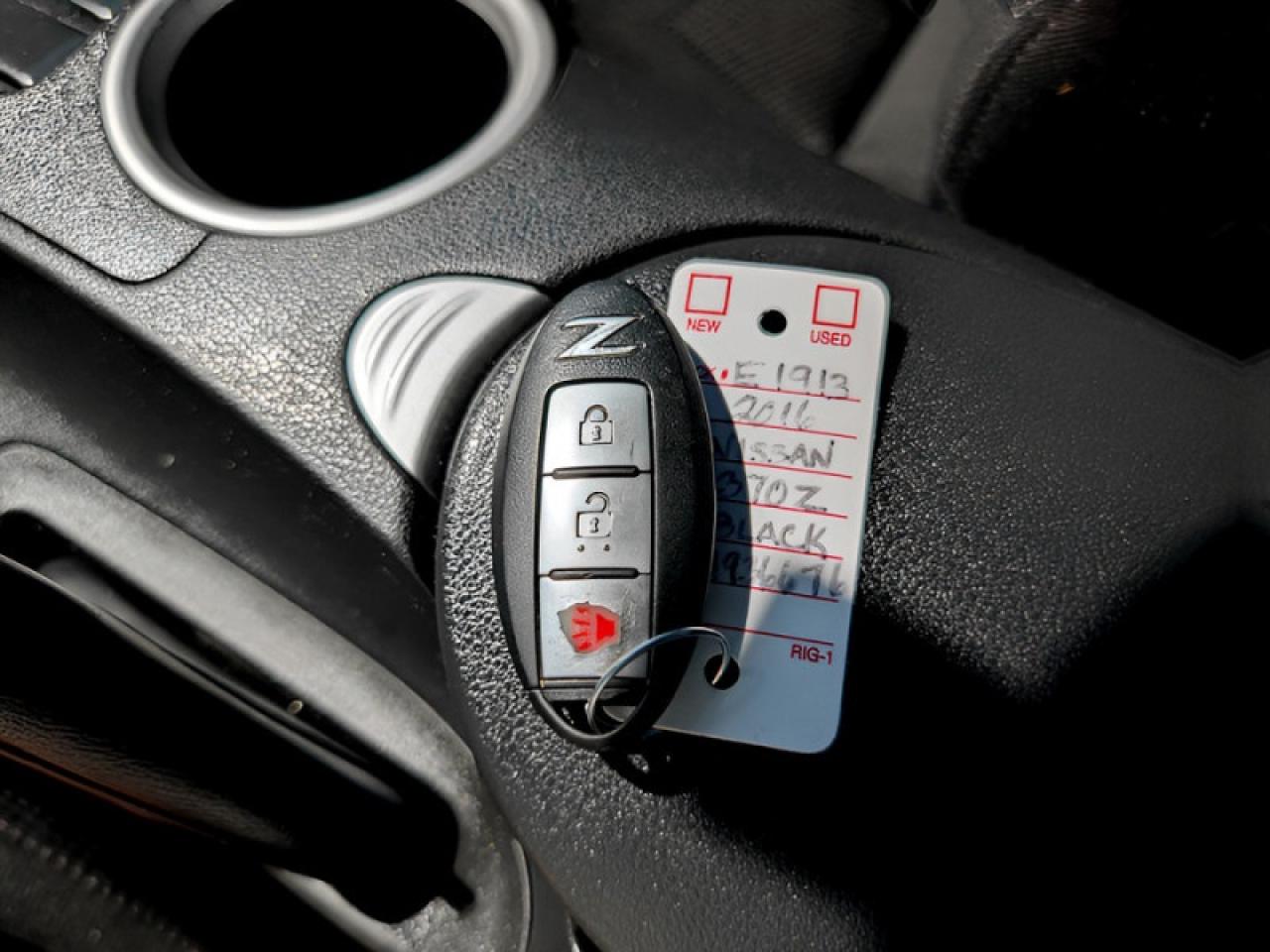 2016 Nissan 370Z Coupe  **VERY CLEAN - LOW MILEAGE** Photo