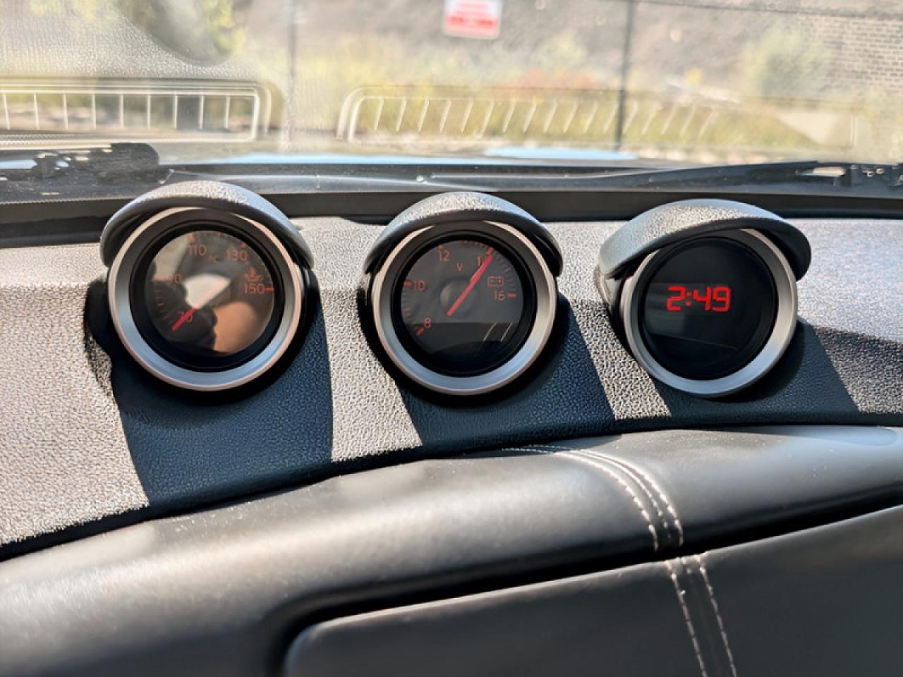 2016 Nissan 370Z Coupe  **VERY CLEAN - LOW MILEAGE** Photo