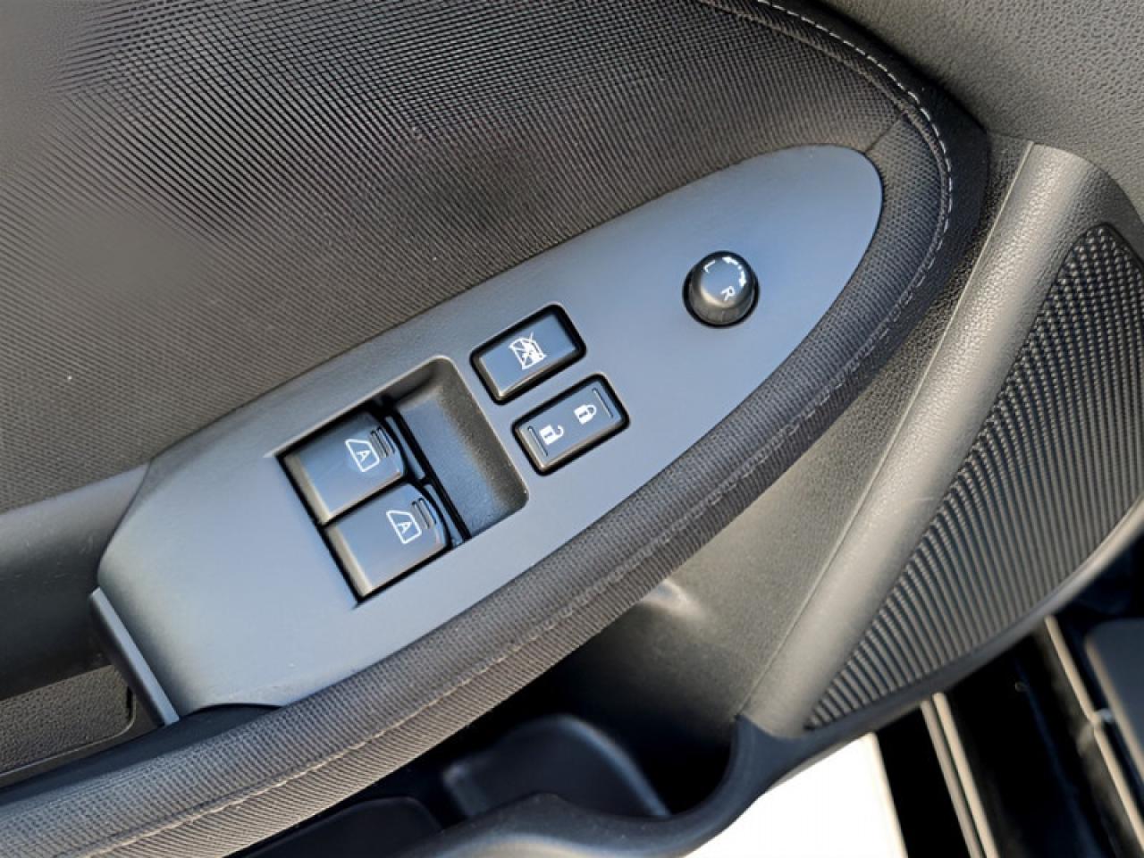 2016 Nissan 370Z Coupe  **VERY CLEAN - LOW MILEAGE** Photo