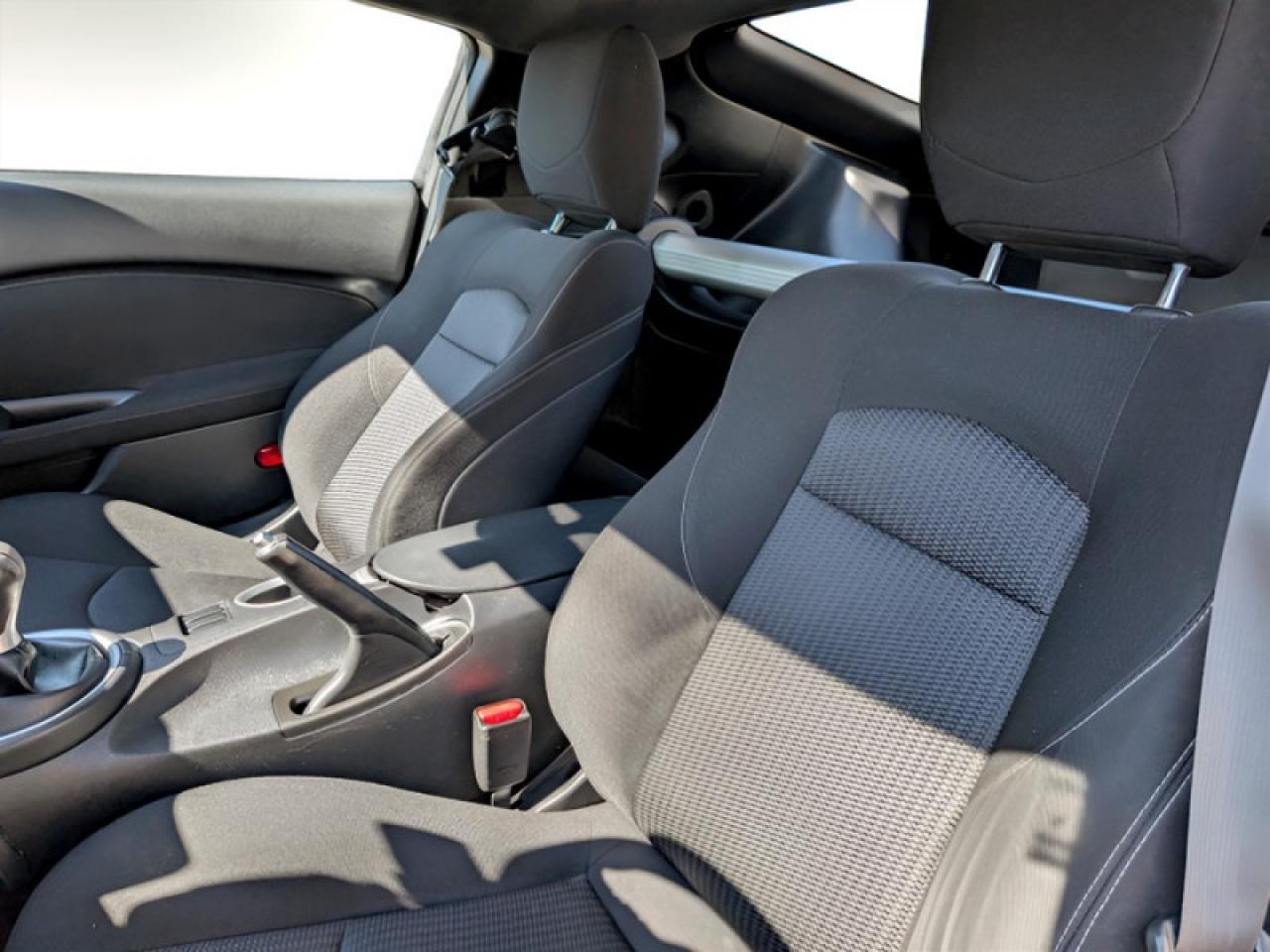 2016 Nissan 370Z Coupe  **VERY CLEAN - LOW MILEAGE** Photo