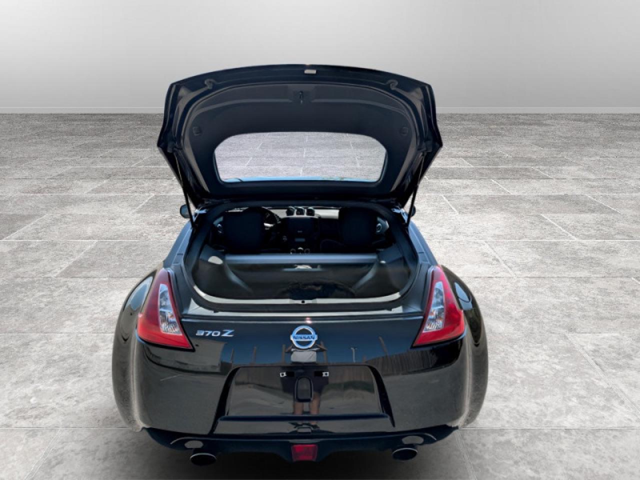 2016 Nissan 370Z Coupe  **VERY CLEAN - LOW MILEAGE** Photo