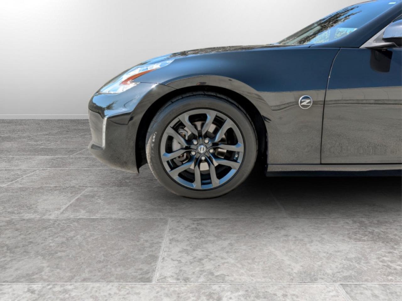 2016 Nissan 370Z Coupe  **VERY CLEAN - LOW MILEAGE** Photo