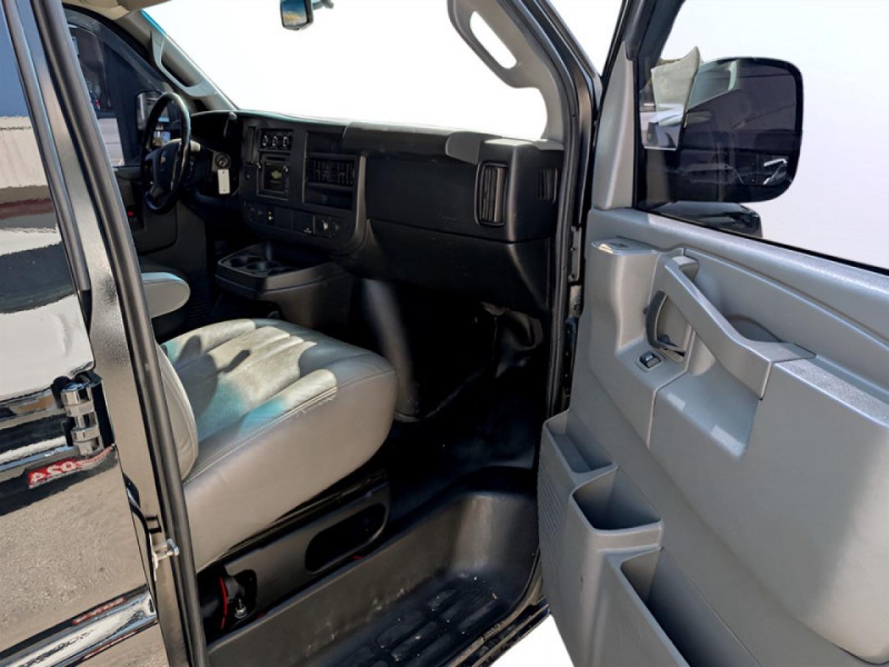 2017 Chevrolet Express Cargo Van WT Cargo Van  **CAM - LEATH** Photo