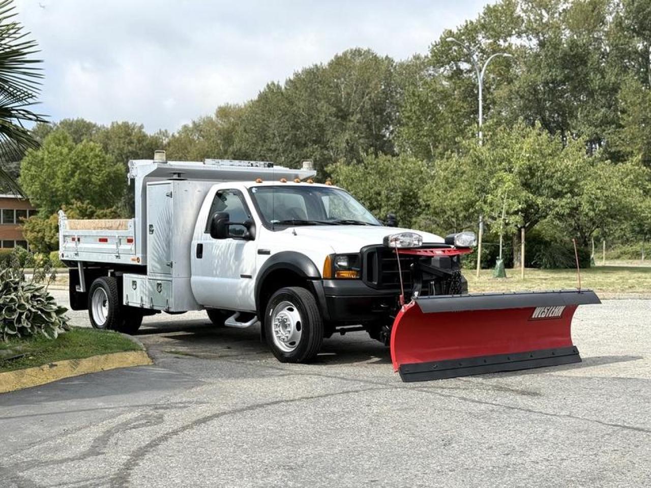 Used 2007 Ford F-450 XL Super Duty Diesel Plow Truck with 8-Foot Dump Box for sale in Burnaby, BC