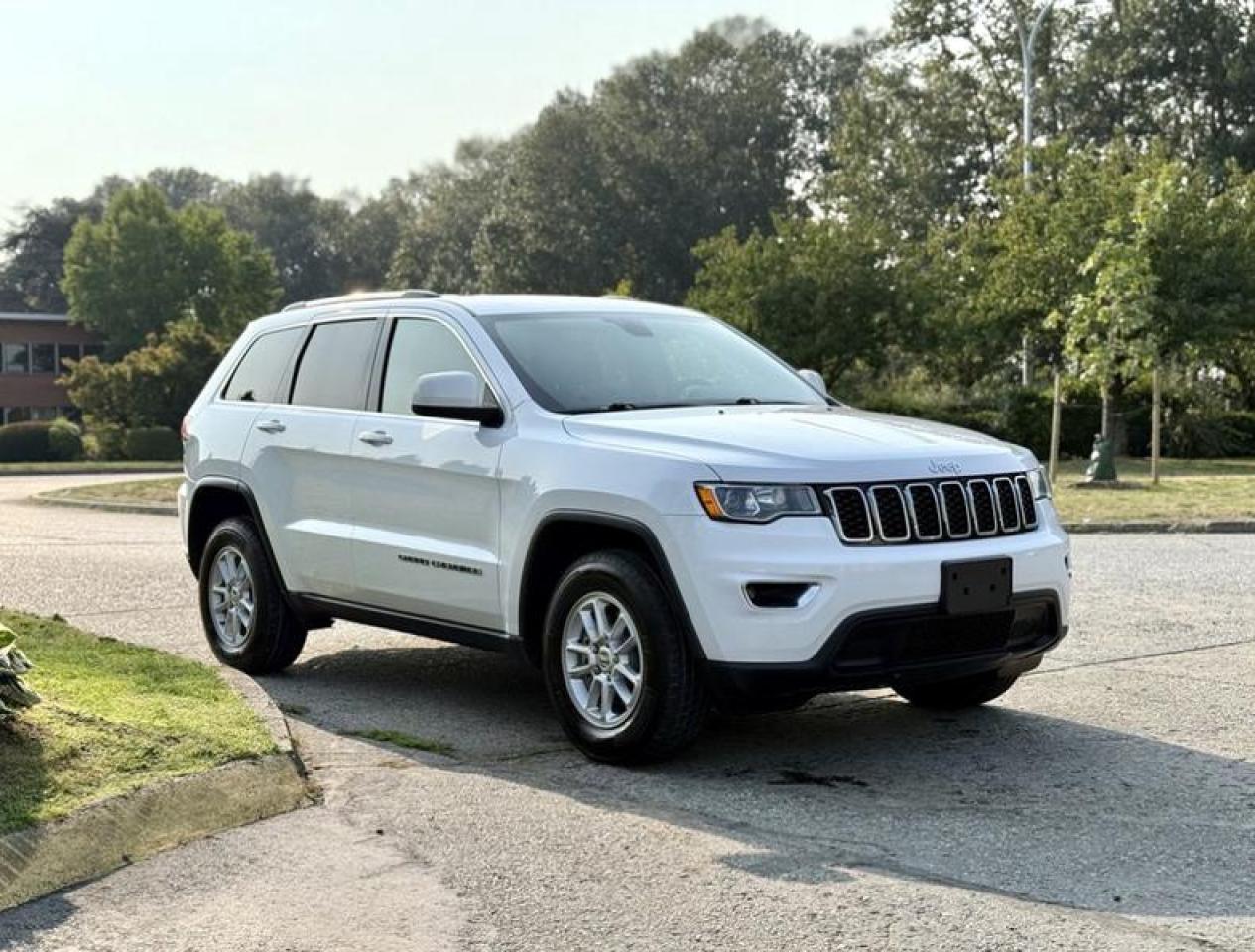 Used 2020 Jeep Grand Cherokee LAREDO 4x4 for sale in Burnaby, BC