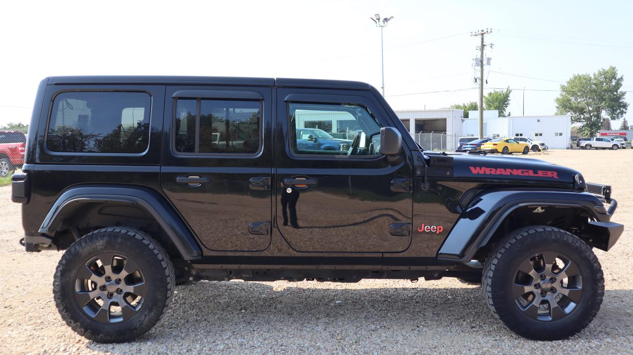 2021 Jeep Wrangler Unlimited Sahara Photo4