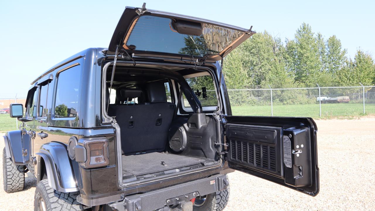 2021 Jeep Wrangler Unlimited Sahara Photo5