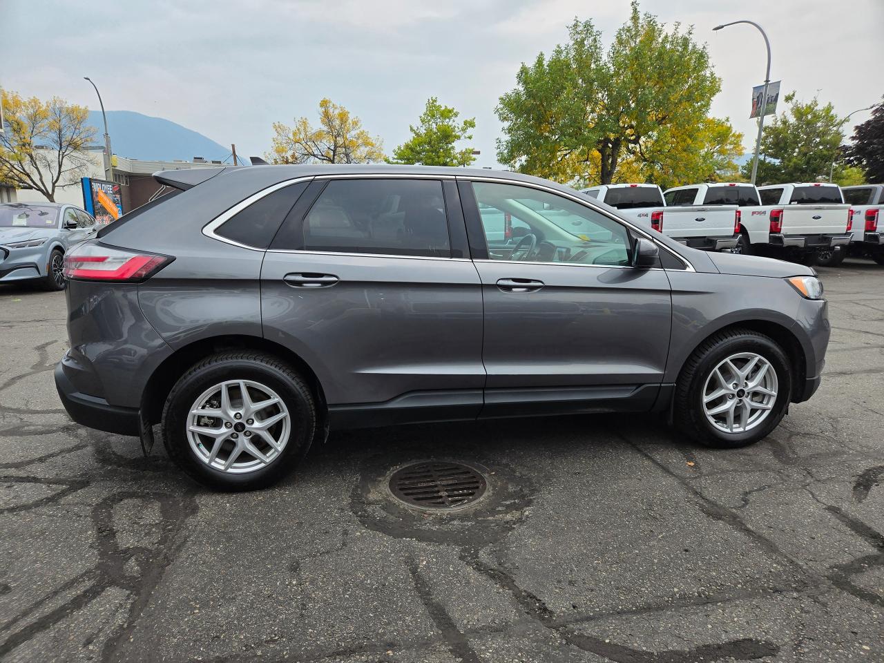 2023 Ford Edge SEL Photo3