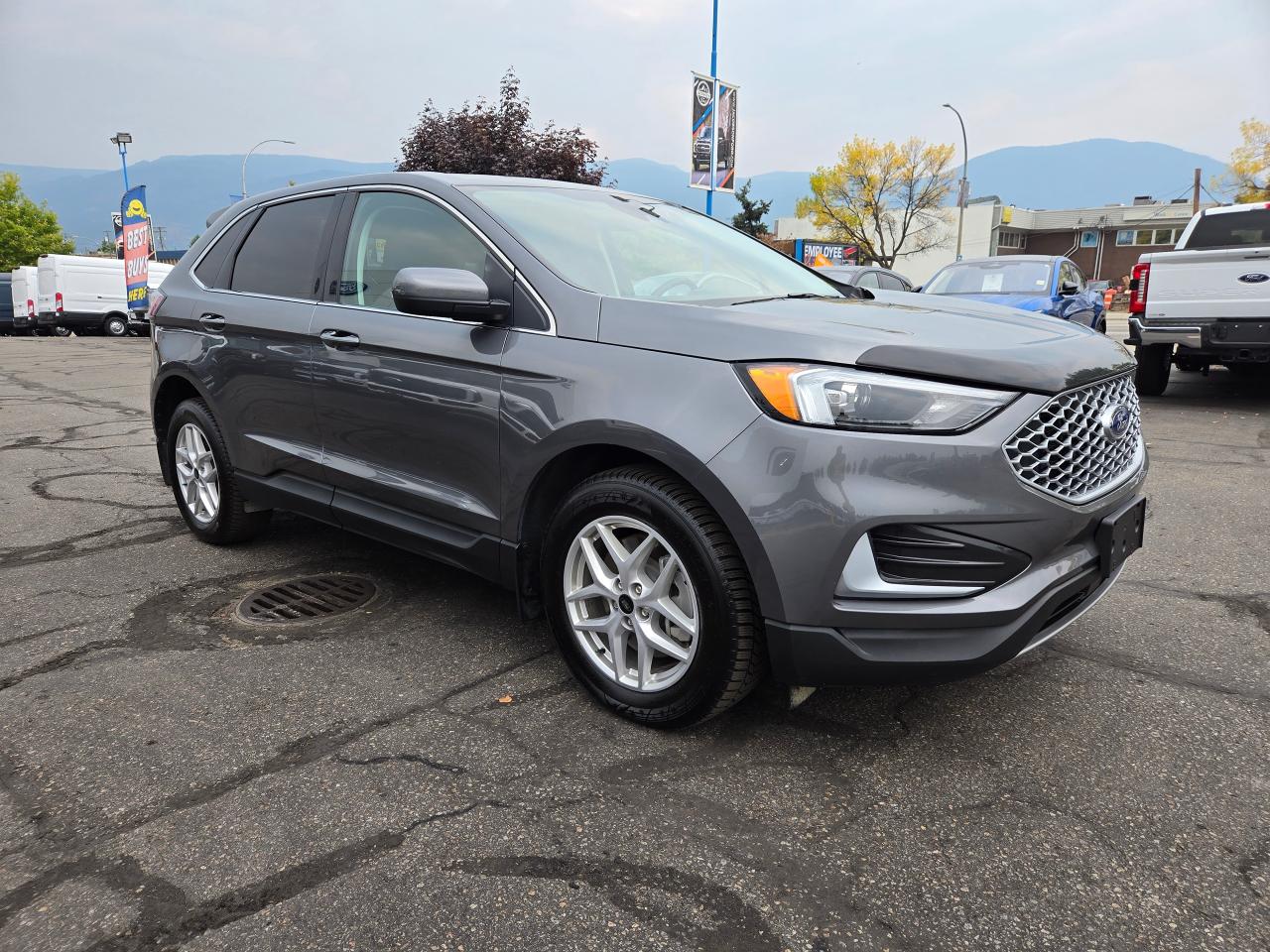 2023 Ford Edge SEL Photo